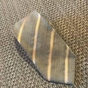 Ermenegildo Zegna Mens Silk Tie Taupe Brown Tan White Striped Made in Italy 3.5"